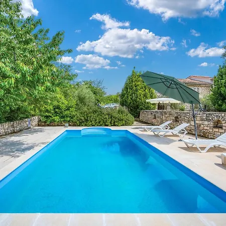 1 Bedroom Gorgeous In Labin